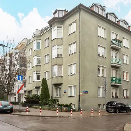 Metro Raclawicka Standard Apartment