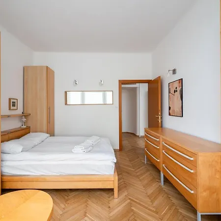 Metro Raclawicka Standard Apartment